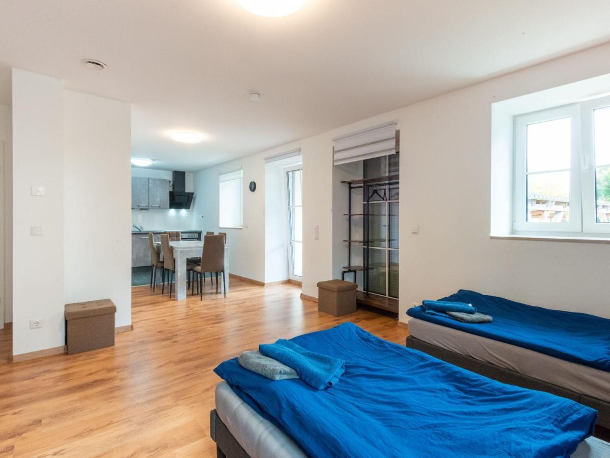 Apartment With Terrace In An Ideal Location Haunsheim Екстериор снимка