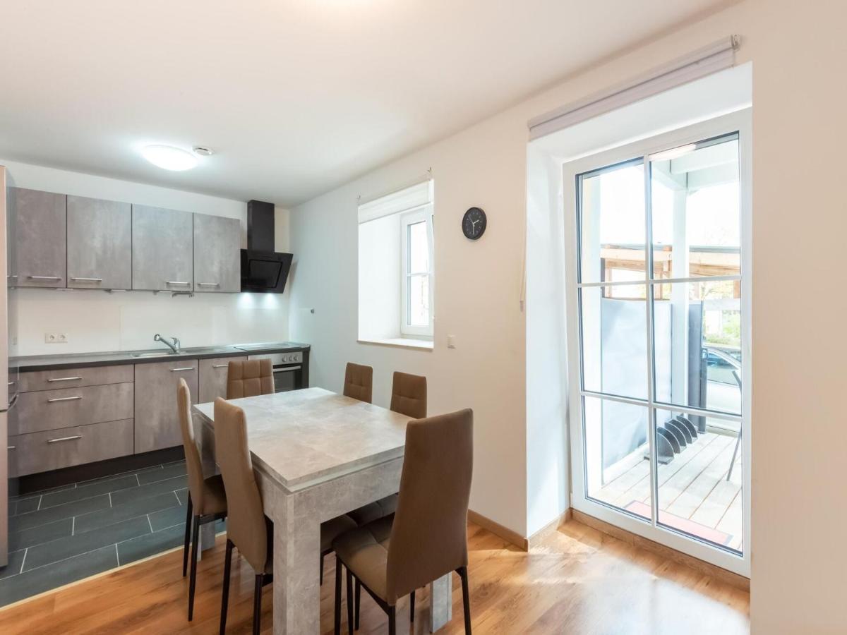 Apartment With Terrace In An Ideal Location Haunsheim Екстериор снимка